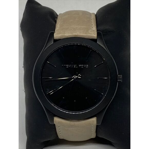 Michael Kors Slim Runway MK8510 Men's Beige Leather Analog Dial Watch JK309 - Picture 2 of 12